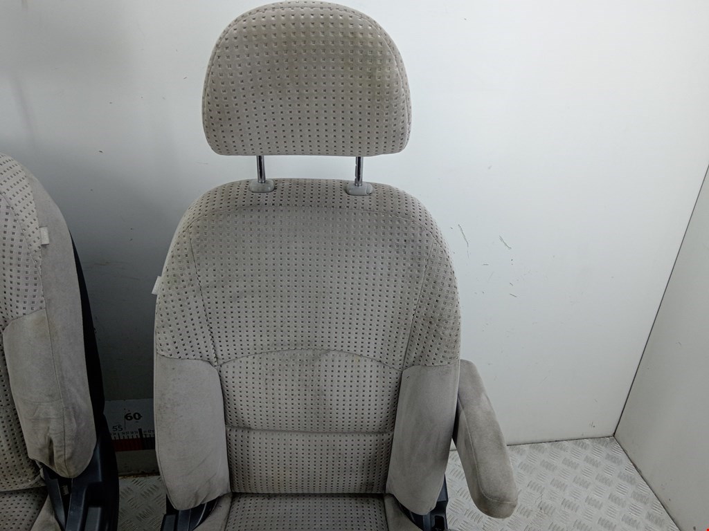 Комплект (К-кт) сидений MITSUBISHI Grandis 2003-2011