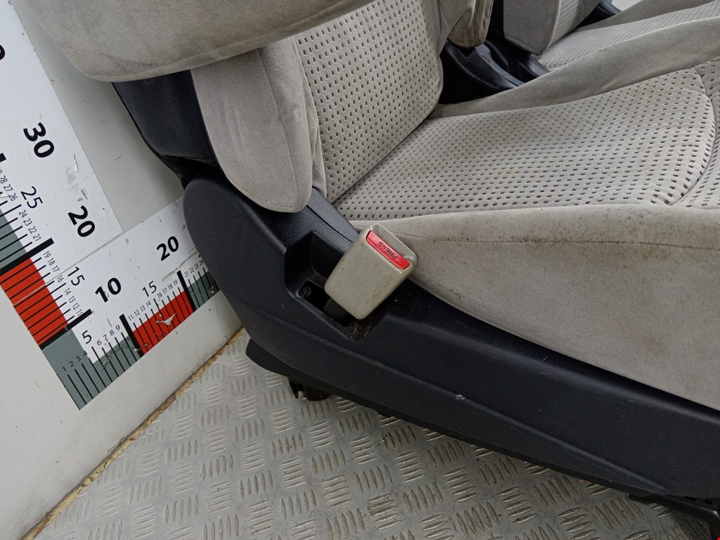 Комплект (К-кт) сидений MITSUBISHI Grandis 2003-2011