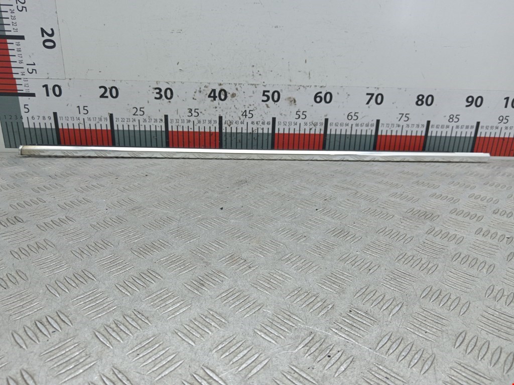 Накладка декоративная (молдинг) стекла двери передней правой BMW 5-Series (E39) (1995-2004)