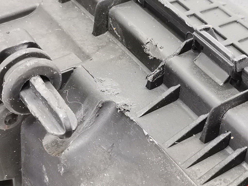 Корпус воздушного фильтра RENAULT Kangoo 1997-2008