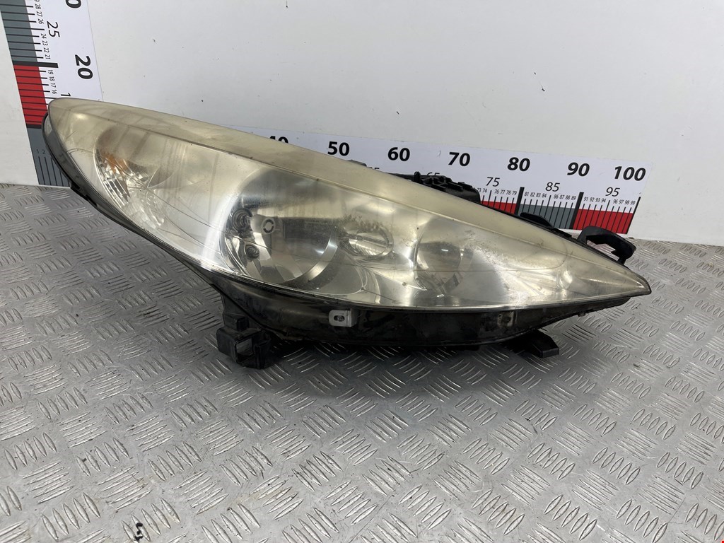 Фара правая PEUGEOT 207 2006-2015