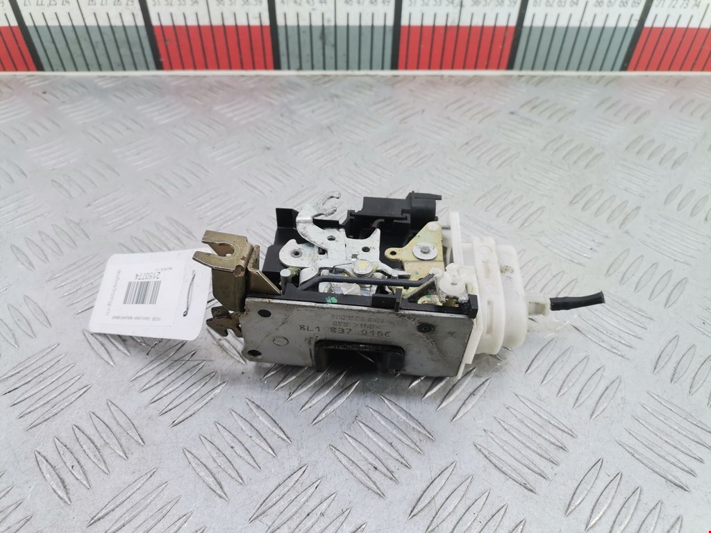 Замок двери передней правой AUDI A3 8L 1996-2003