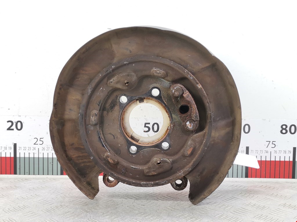 Кулак задний левый Nissan Murano (Z50) (2002-2008)