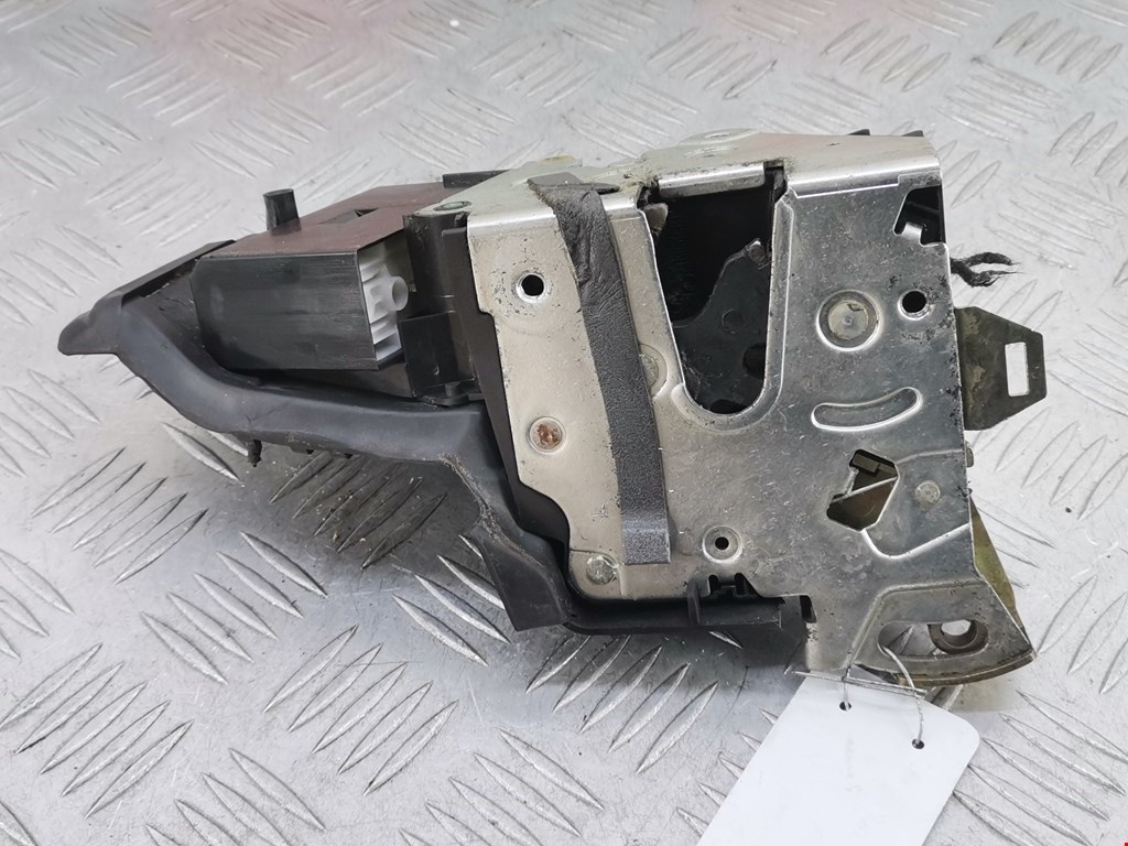 Замок двери передней левой BMW 5er 5 серия E39 1995-2004