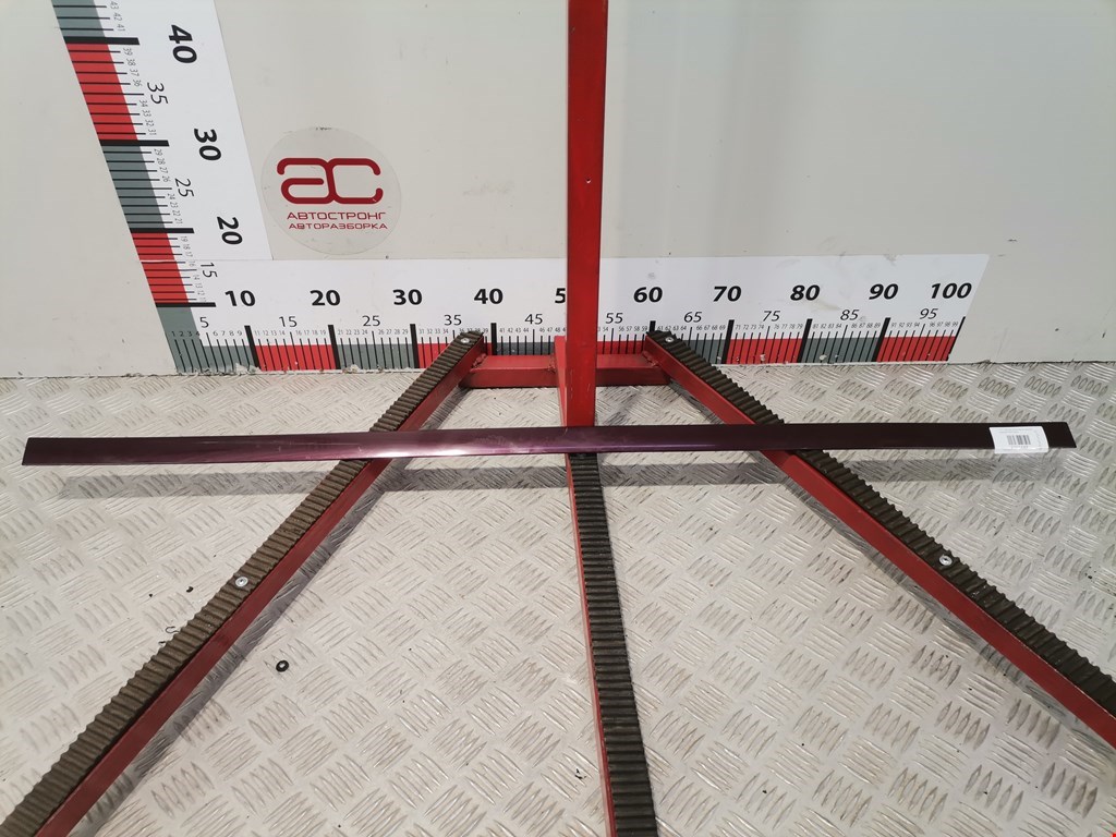 Накладка (молдинг) двери передней левой Audi A6 C5 (1997-2005)