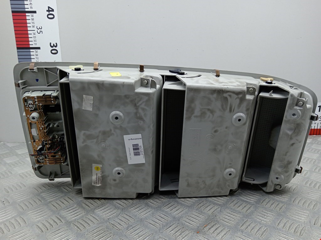 Плафон салонный (салона фонарь) VOLKSWAGEN Touran 2003-2010