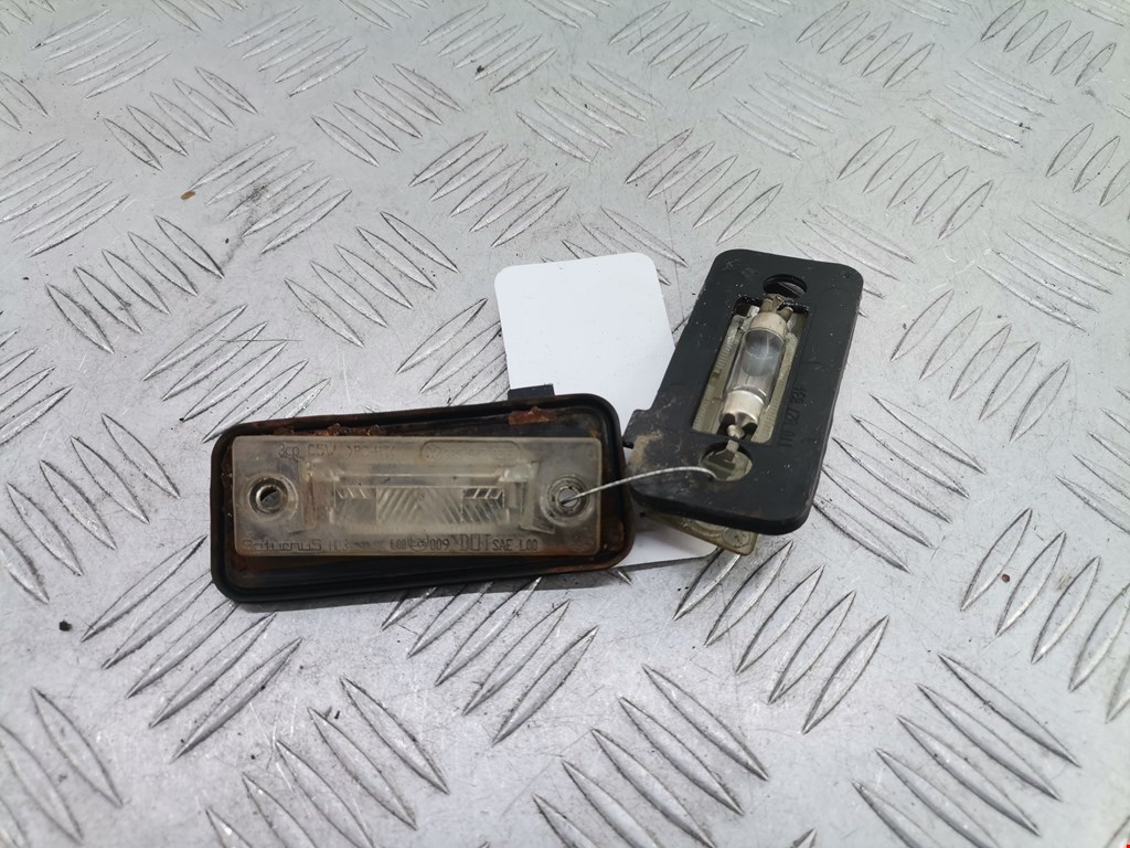 Фонарь подсветки номера VOLKSWAGEN Touran 2003-2010