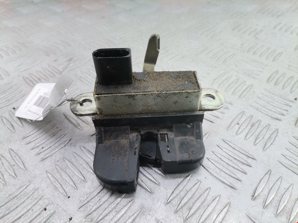 Замок багажника (крышки двери) VOLKSWAGEN Touran 2003-2010