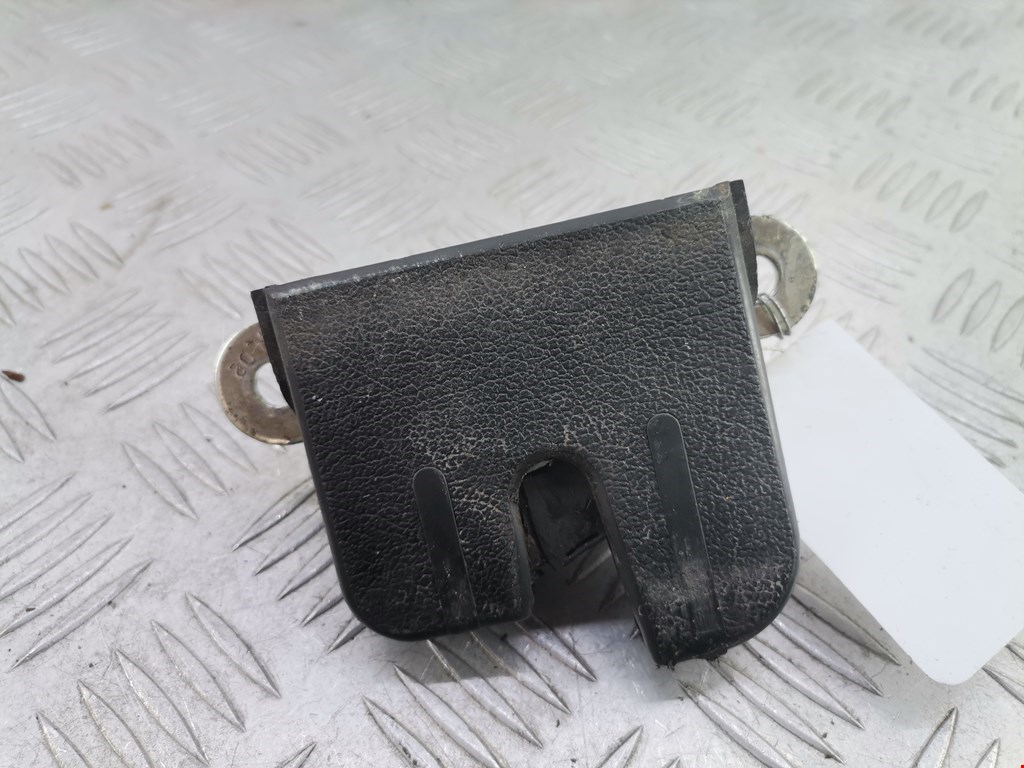 Замок багажника (крышки двери) VOLKSWAGEN Touran 2003-2010