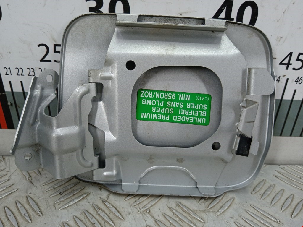Лючок бензобака MAZDA Demio DW 1996-2002