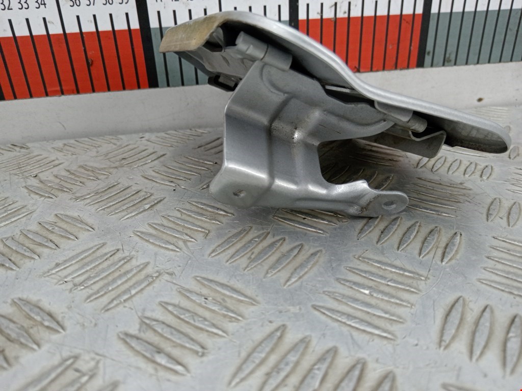 Лючок бензобака MAZDA Demio DW 1996-2002