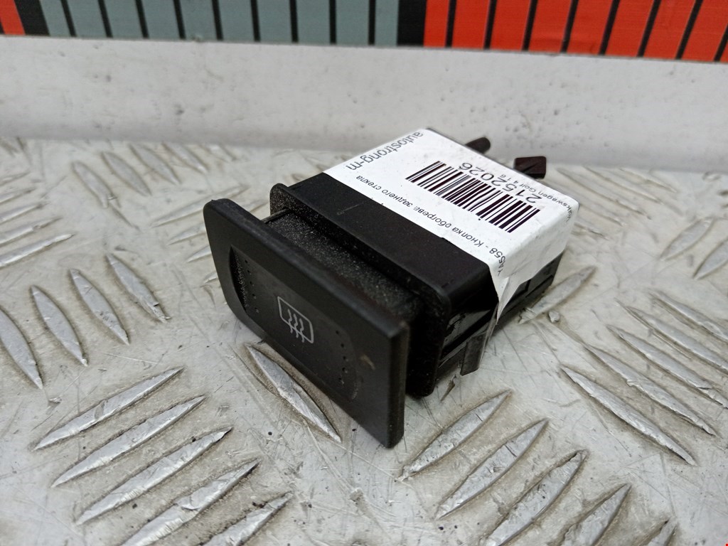 Кнопка подогрева (обогрева) заднего стекла Volkswagen Golf 4 (1997-2004)