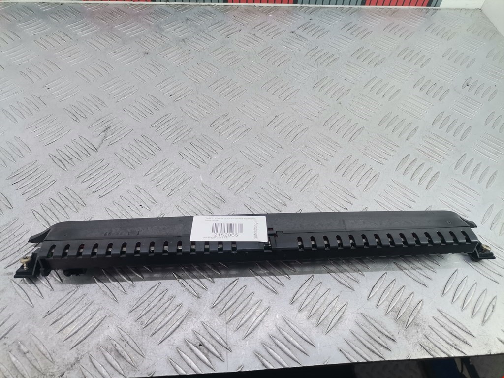 Фонарь дополнительный тормозной (стоп-сигнал) Volkswagen Golf 4 (1997-2004)