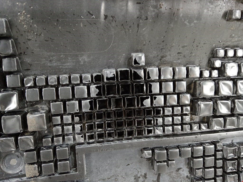 Защита картера (двигателя) VOLKSWAGEN Polo IV 2001-2009