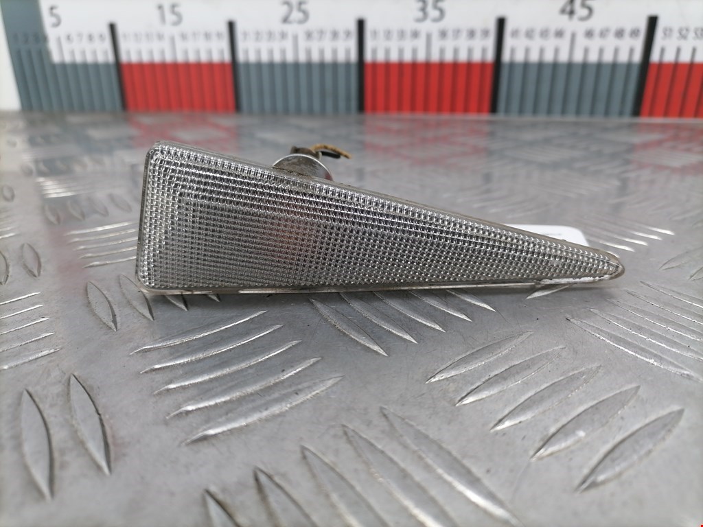 Повторитель указателя поворота правый Renault Scenic 2 (2003-2009)