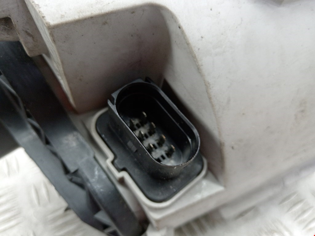 Фара левая VOLKSWAGEN Beetle A4 1998-2010