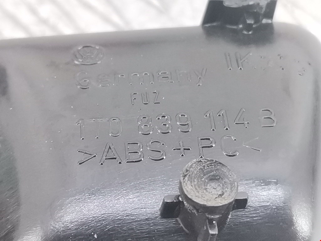 Ручка дверная задняя внутренняя правая VOLKSWAGEN Touran 2003-2010