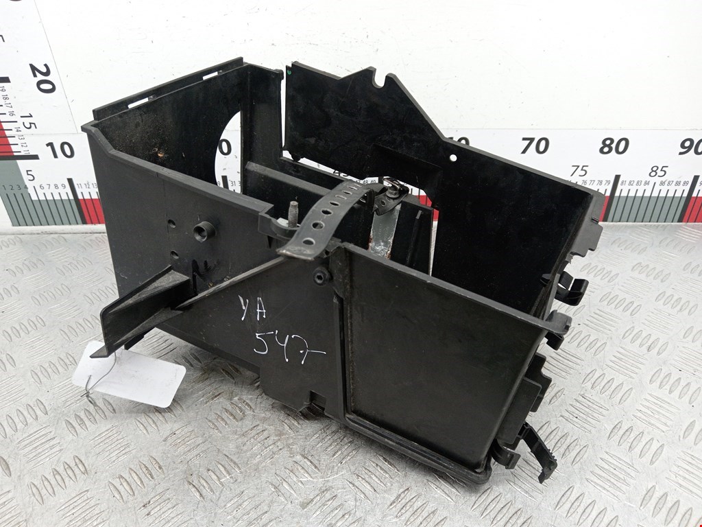 Крепление АКБ (корпус/подставка) FORD Focus II 2005-2011