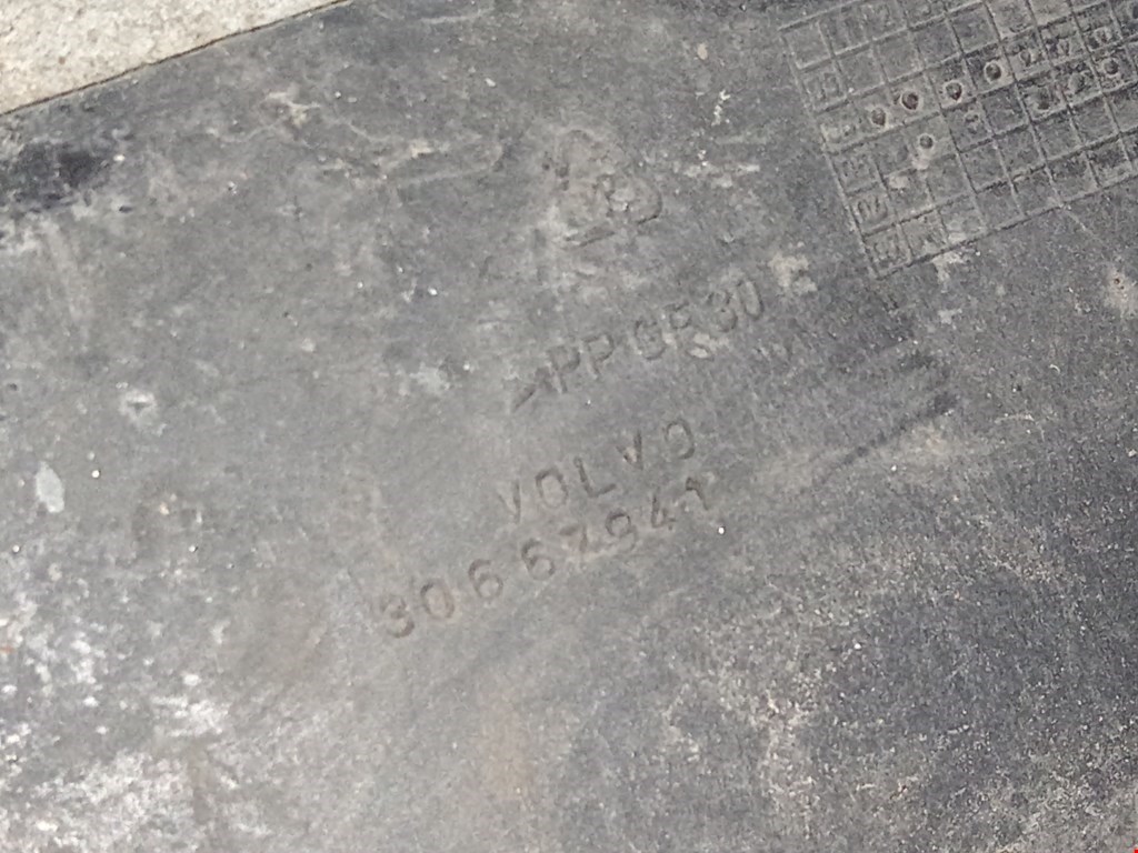 Крепление АКБ (корпус/подставка) FORD Focus II 2005-2011