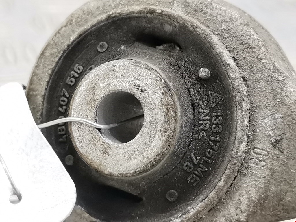 Рычаг передний правый AUDI A4 B5 1995-2001