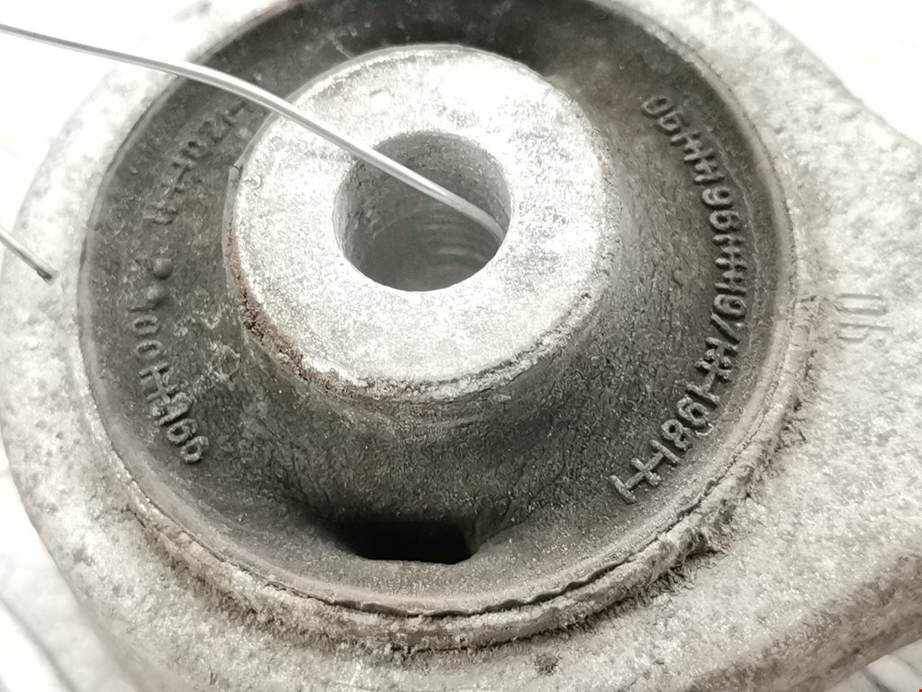 Рычаг передний правый AUDI A4 B5 1995-2001