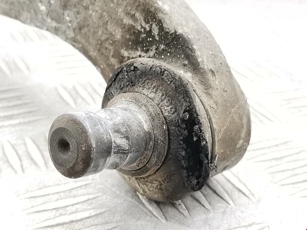 Рычаг передний левый AUDI A6 C6 2004-2010