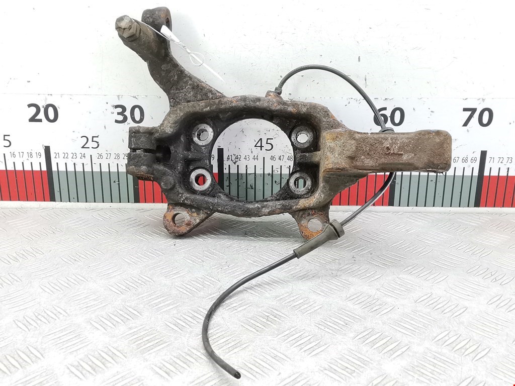 Кулак поворотный левый Nissan Murano (Z50) (2002-2008)