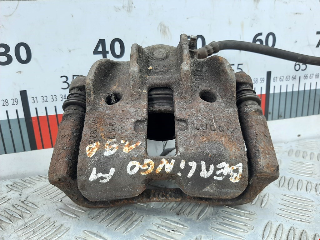 Суппорт передний левый CITROEN Berlingo 1996-2012