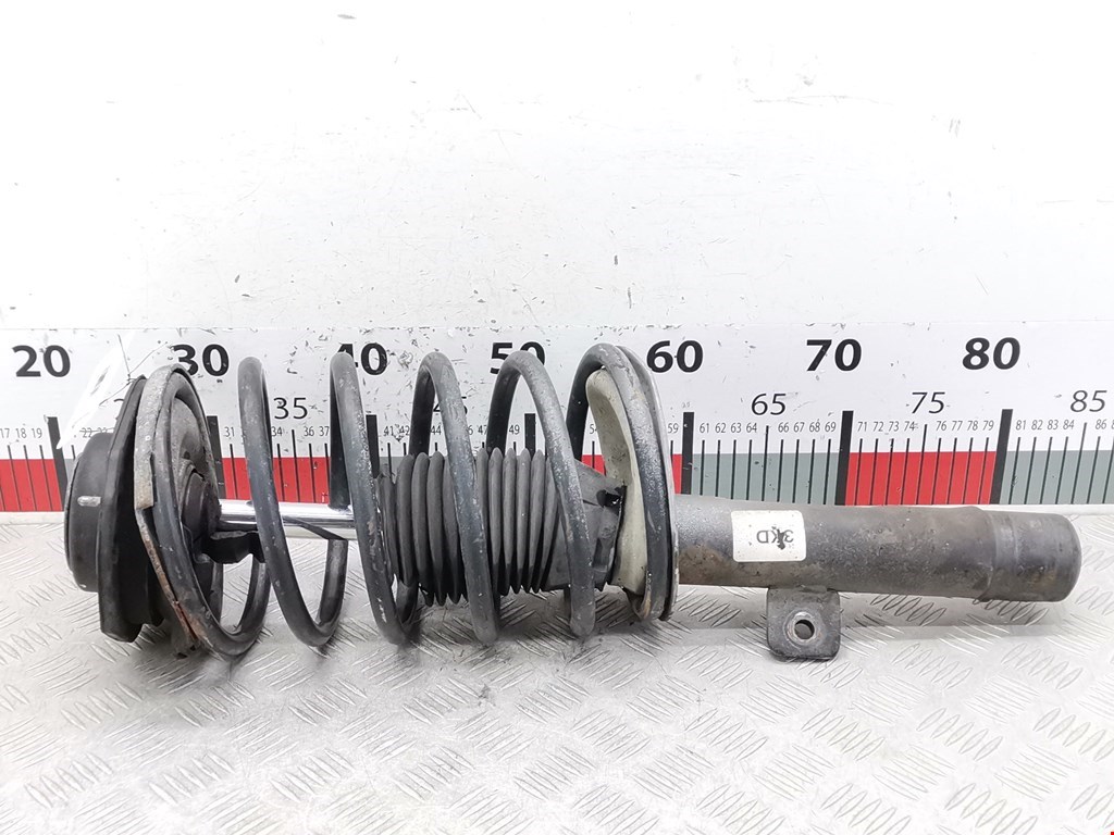 Стойка амортизатора переднего правого Renault Kangoo 1 (1997-2007)