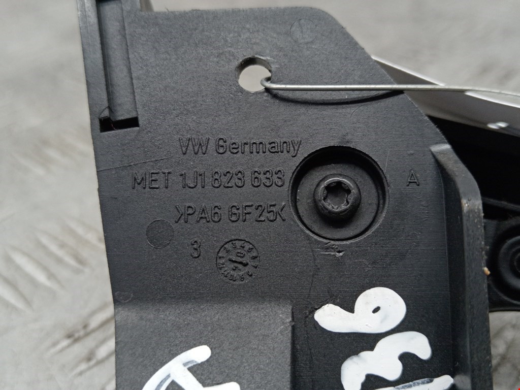 Ручка открывания капота VOLKSWAGEN Golf IV 1997-2003