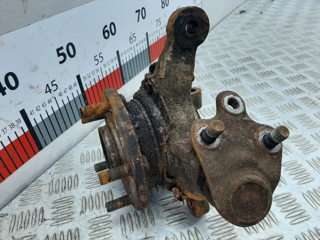 Ступица передняя левая TOYOTA Avensis 2003-2008