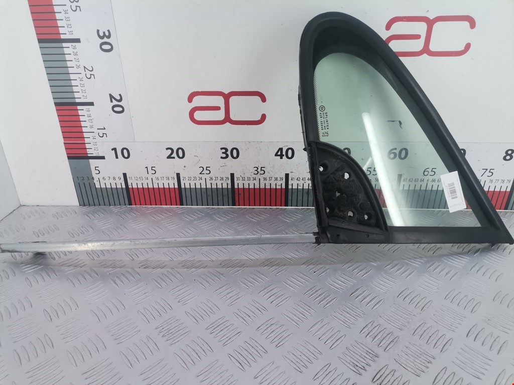 Стекло двери передней левой (форточка) PEUGEOT 307 2001-2008