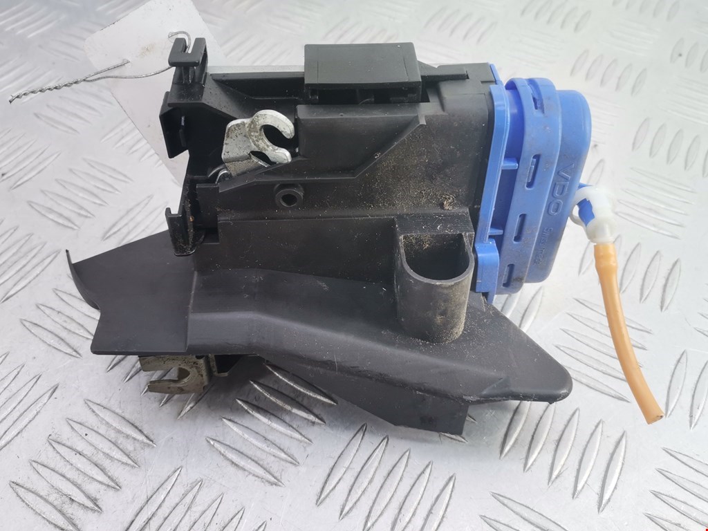 Замок двери задней правой AUDI A4 B5 1995-2001