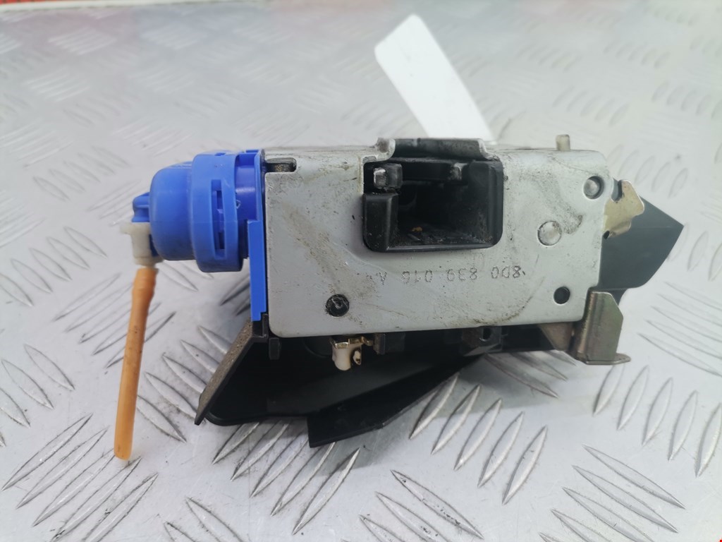 Замок двери задней правой AUDI A4 B5 1995-2001