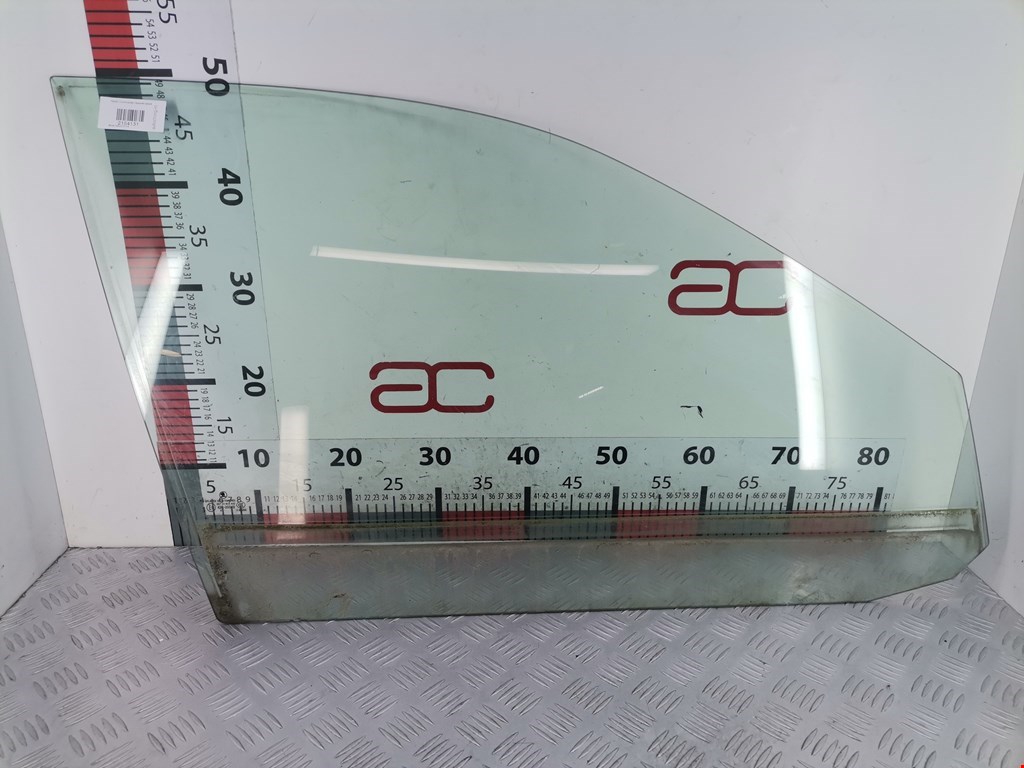 Стекло двери переднее правое SKODA Octavia A4 1U- 1997-2010