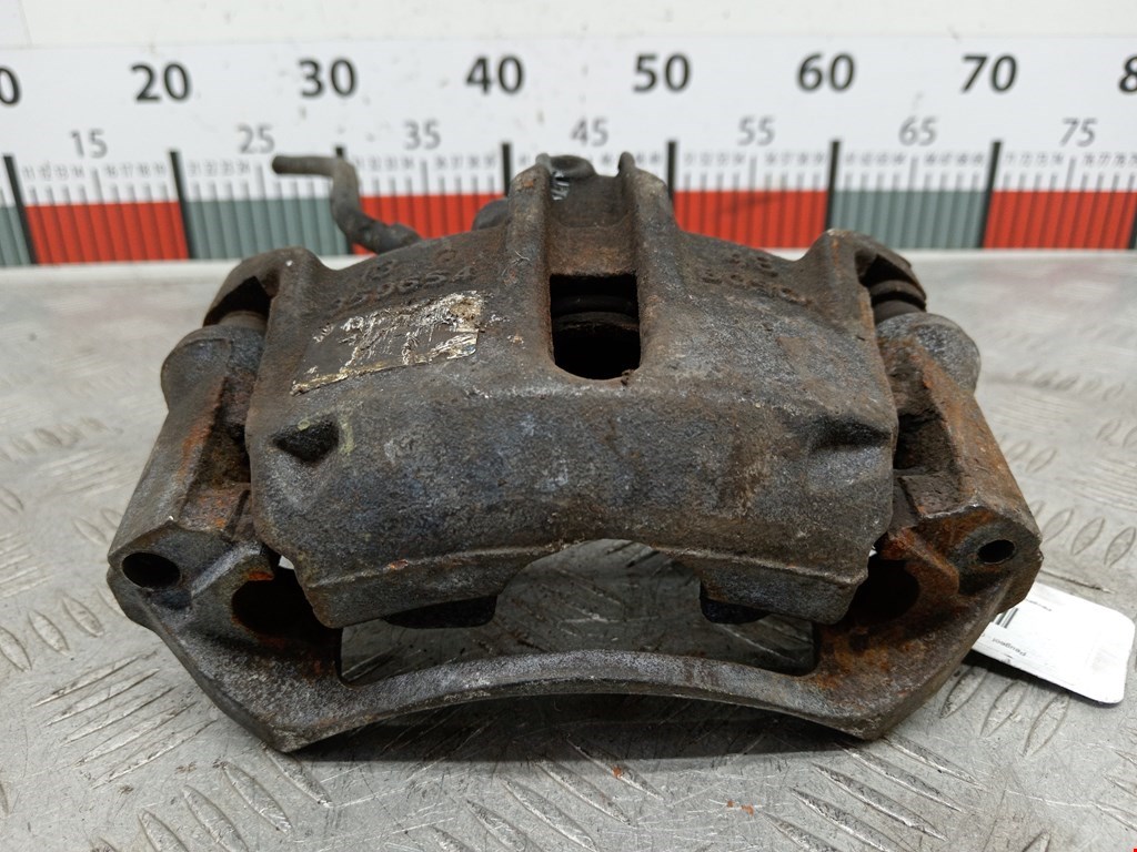 Суппорт передний правый Peugeot 206 (1998-2006)