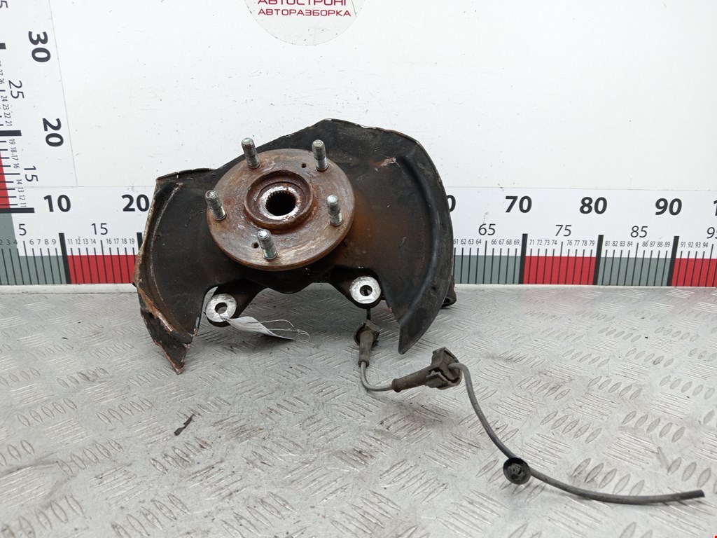 Кулак поворотный правый Honda Civic 8 (2005-2011)