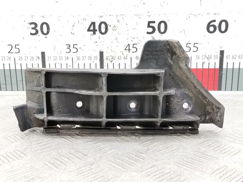 Кронштейн переднего бампера правый SEAT Ibiza 2002-2008