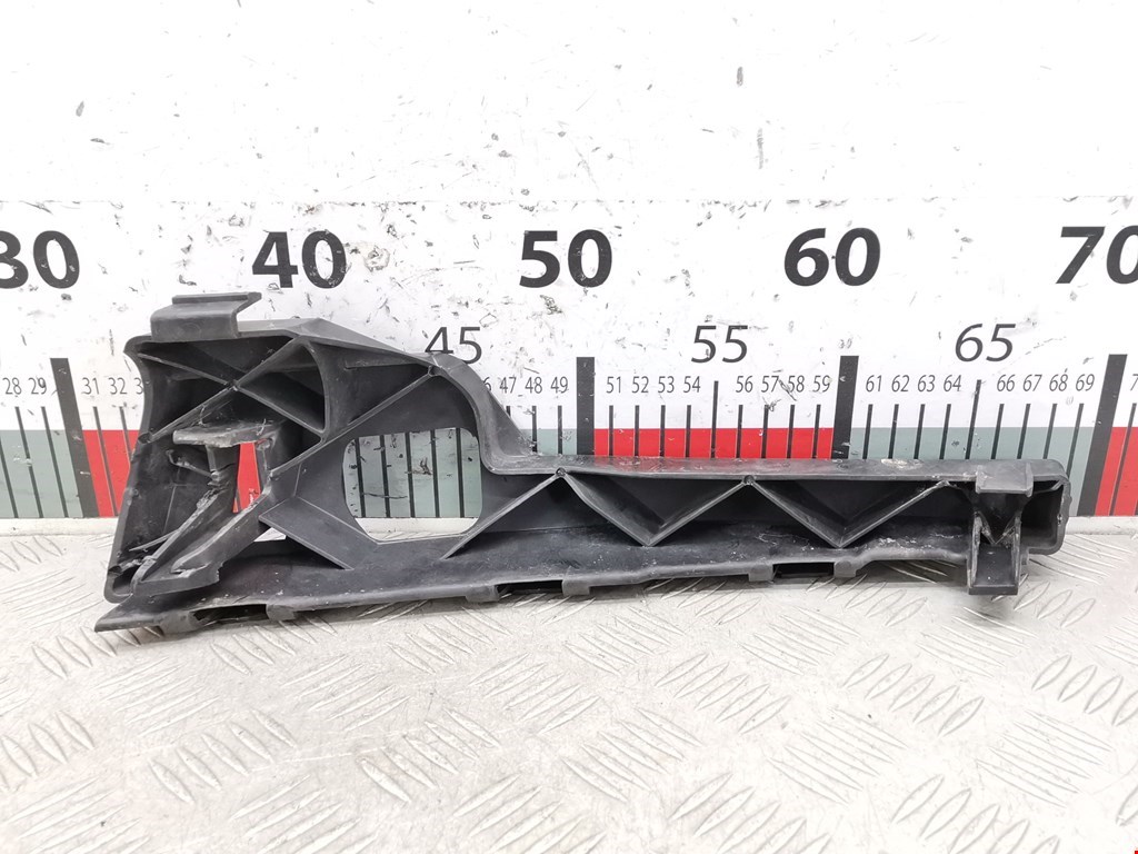 Кронштейн переднего бампера правый FORD Focus II 2005-2011