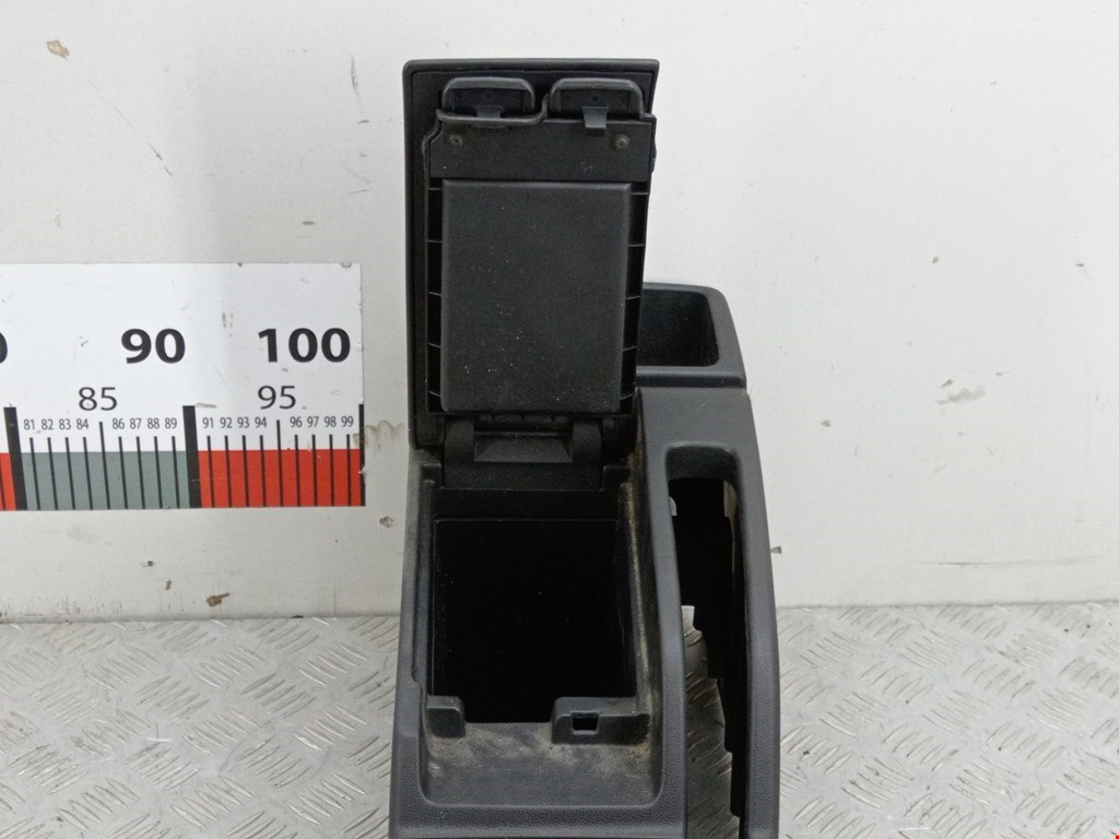 Подлокотник в салон MAZDA Mazda 5 CR 2005-2010