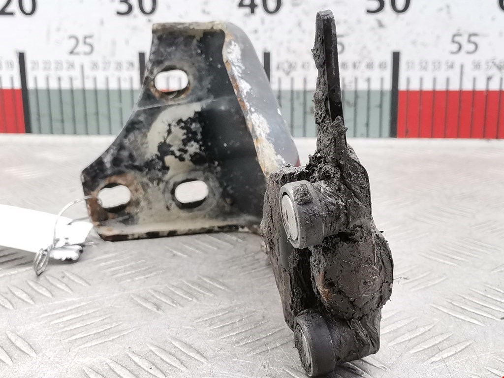 Ролик двери сдвижной (левый/правый средний верхний/нижний) PEUGEOT Expert I 1995-2007