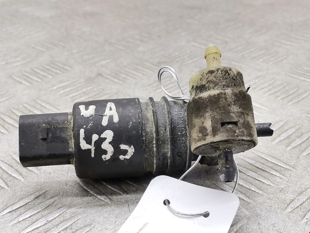 Насос (моторчик) омывателя Volkswagen Golf 4 (1997-2004)