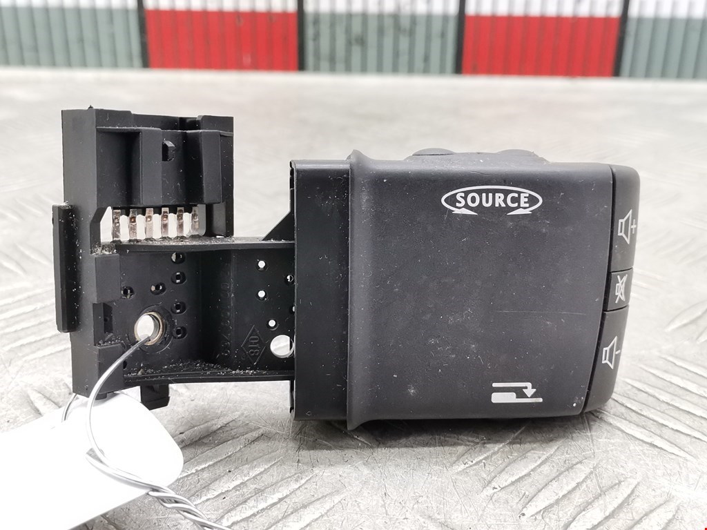 Переключатель подрулевой управления магнитолой RENAULT Megane II 2002-2009