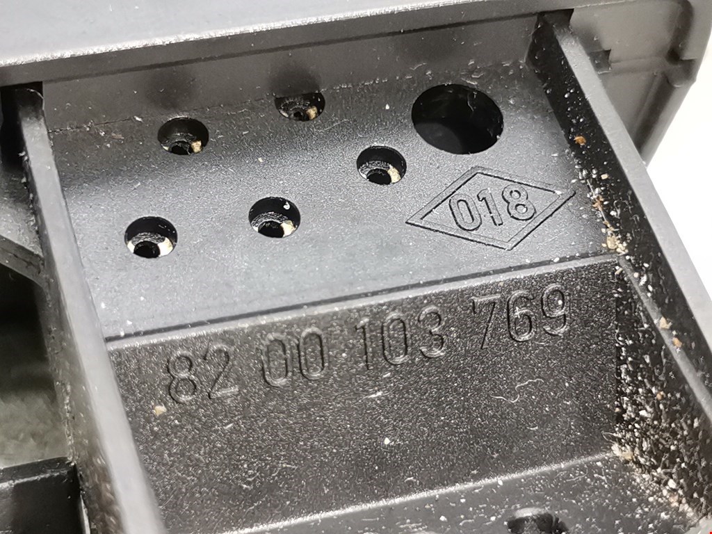 Переключатель подрулевой управления магнитолой RENAULT Megane II 2002-2009