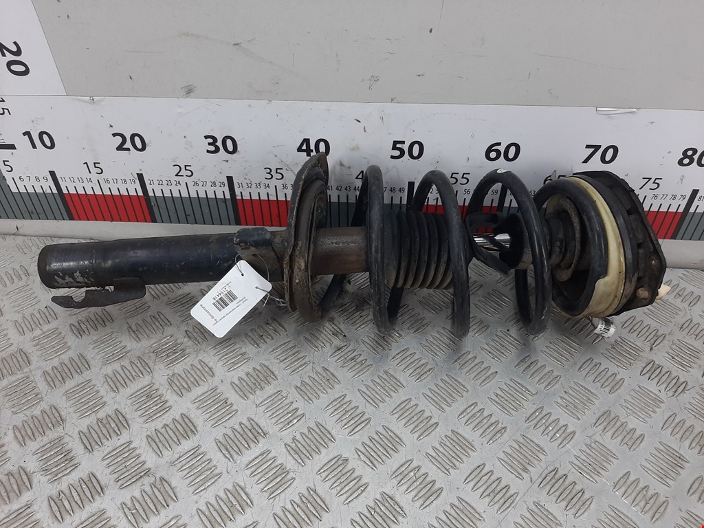 Стойка амортизатора переднего правого Renault Megane 2 (2002-2009)