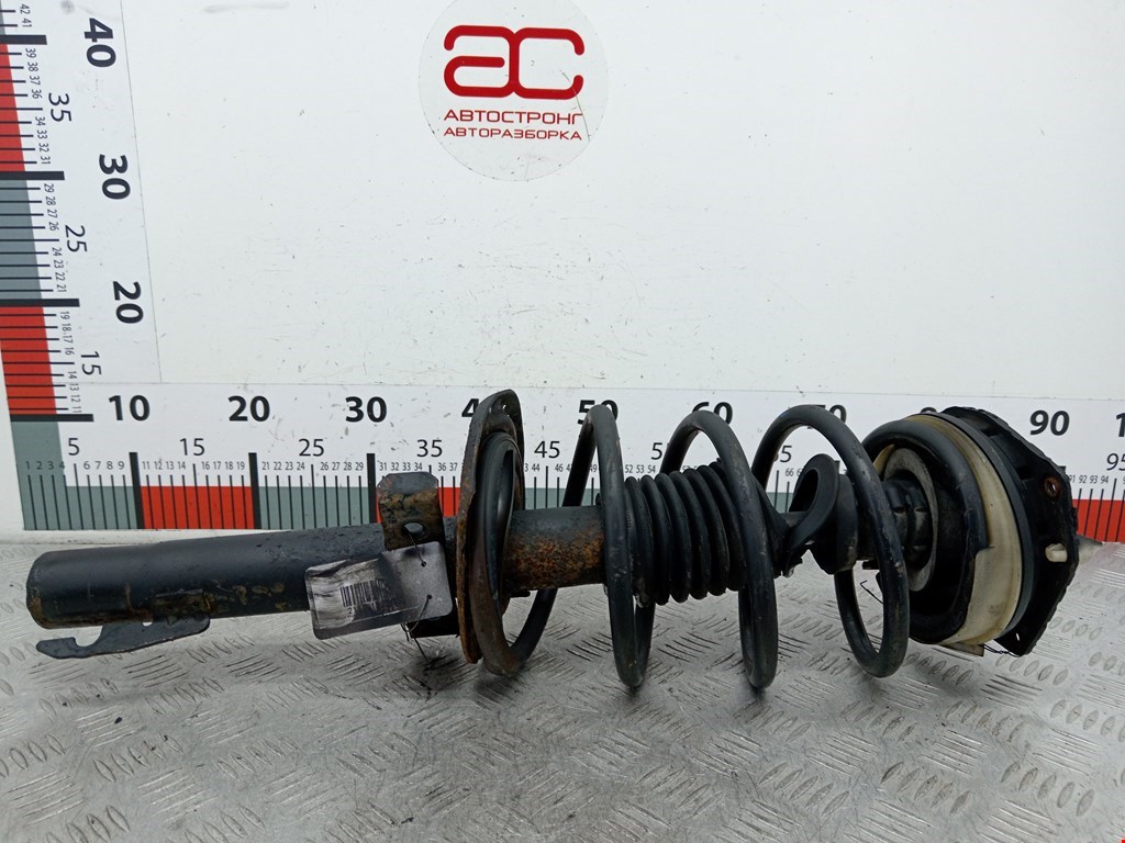 Стойка амортизатора переднего левого Renault Megane 2 (2002-2009)