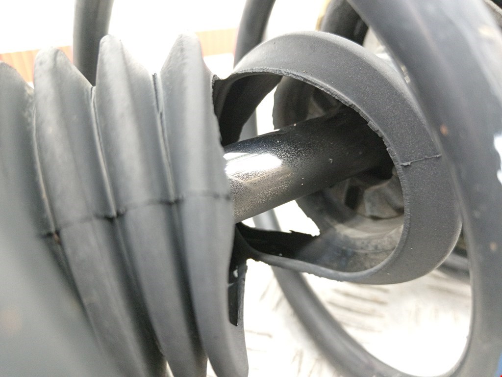 Амортизатор передний левый RENAULT Megane II 2002-2009