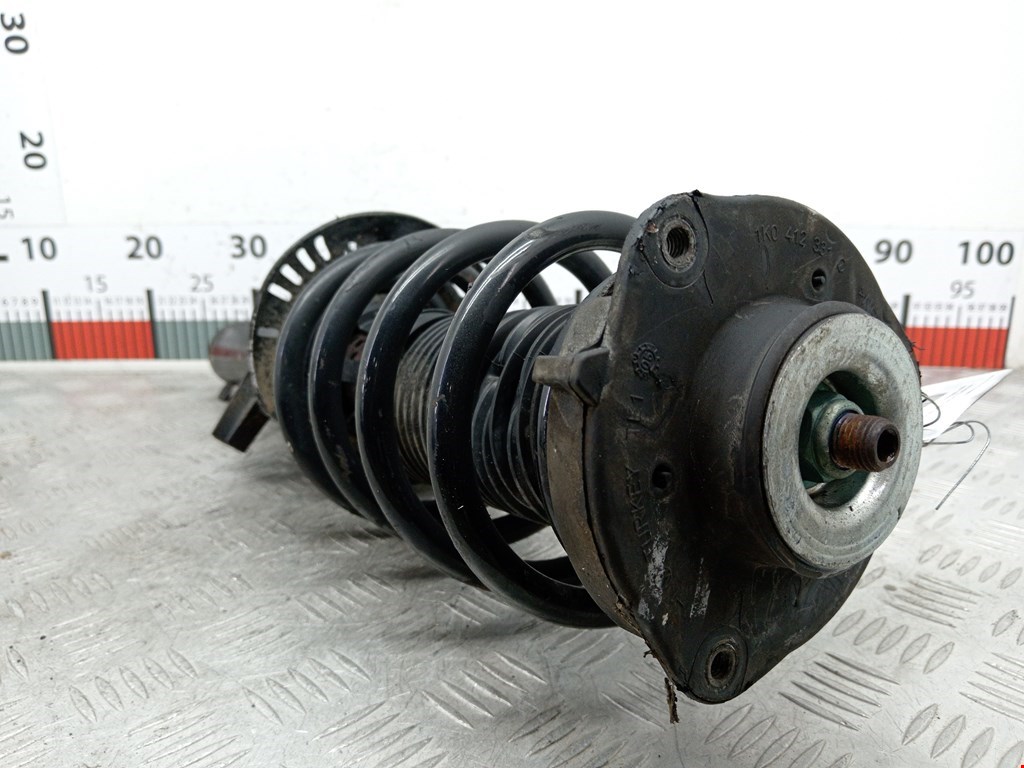 Амортизатор передний правый VOLKSWAGEN Passat B6 2005-2011