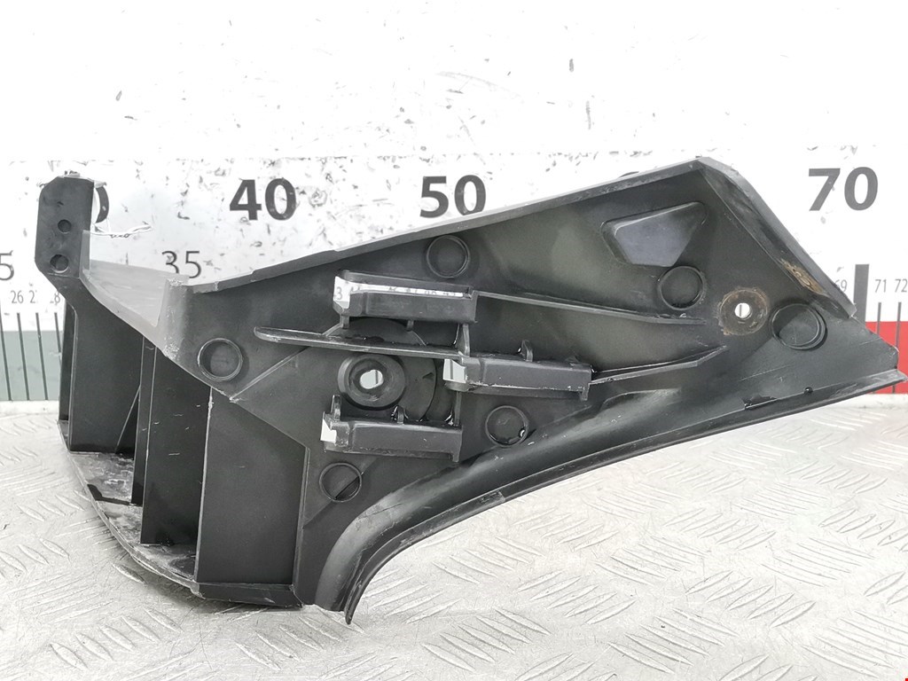 Кронштейн заднего бампера левый правый VOLKSWAGEN Polo IV 2001-2009