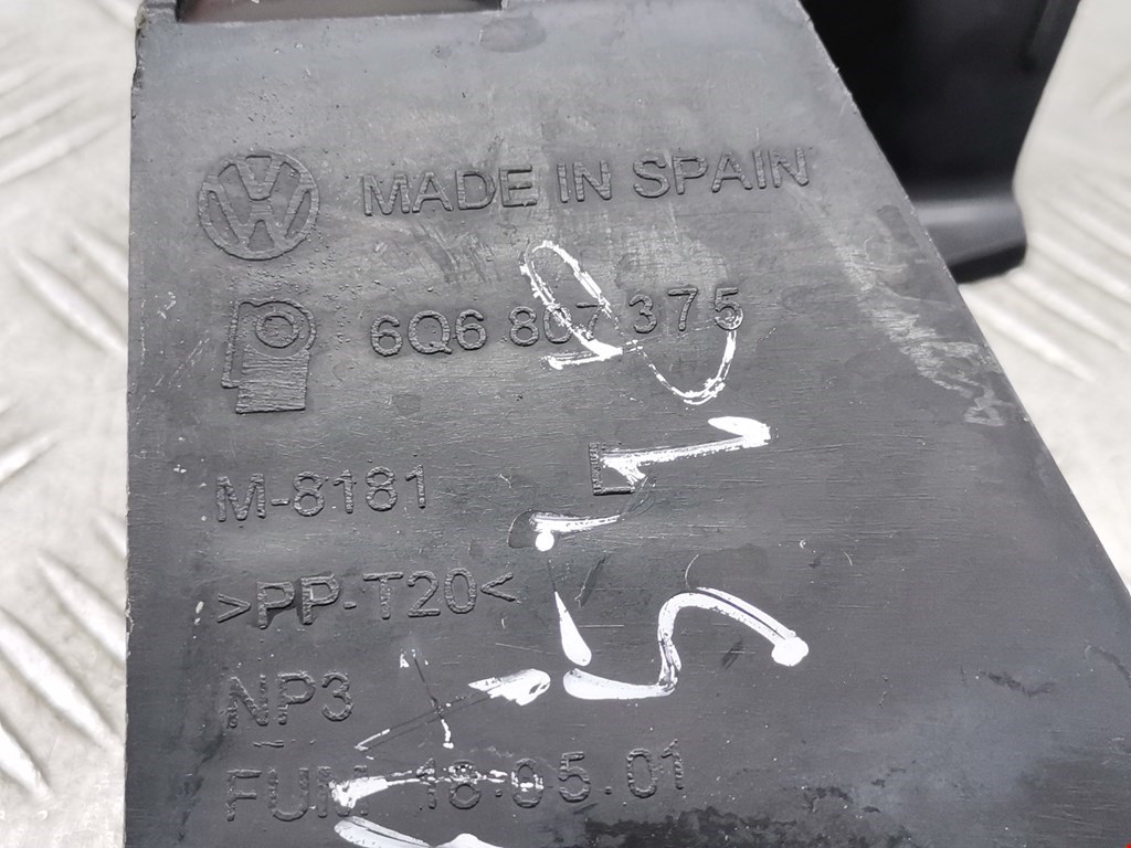 Кронштейн заднего бампера левый правый VOLKSWAGEN Polo IV 2001-2009